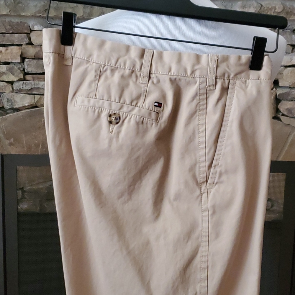EUC /Tommy Hilfiger khaki Chino Pants - Picture 5 of 10